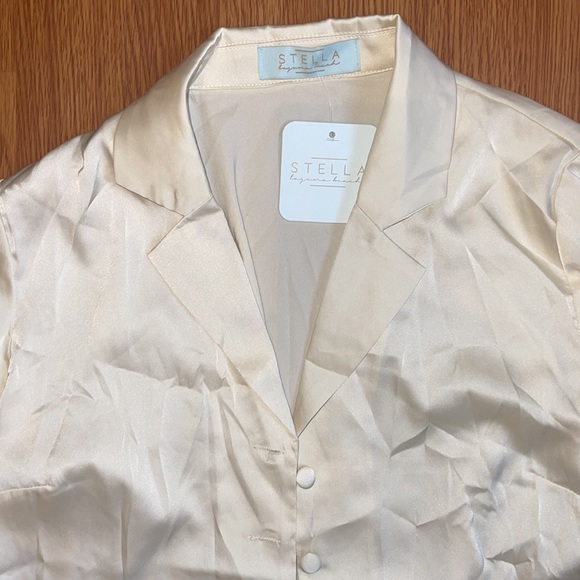 Cream Silk Button up crop New medium - Picture 2 of 5